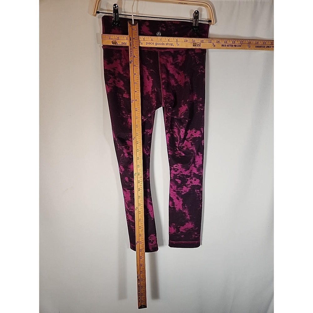 LULULEMON Wunder Under Crop III Breezie Regal Plum Athleisure Yoga Womens 4‎ - Picture 10 of 12